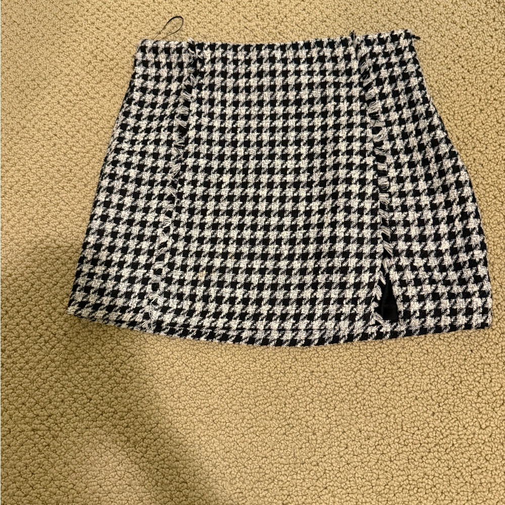 Zara Black and White Houndstooth Mini Skirt